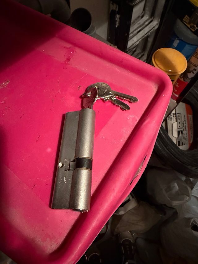 2 bombines  tesa y iseo nuevo 6 cm y 9 cm total