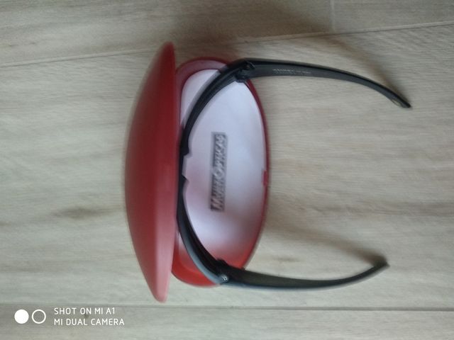 Gafas de sol hombre.