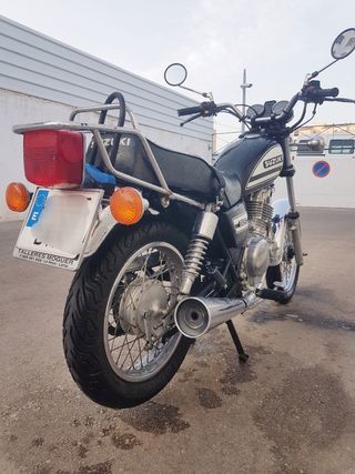 SUZUKI GN250