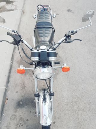 SUZUKI GN250