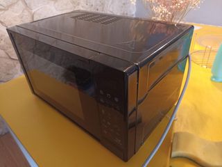 Microondas LG negro pequeño