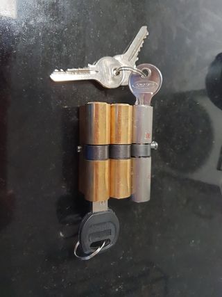 3 bombines, 2 de 30x30, 1 de 35x30