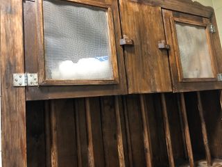 Guarda platos y vasos antiguo.