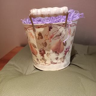 Cesta o jardinera de latón