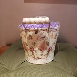 Cesta o jardinera de latón