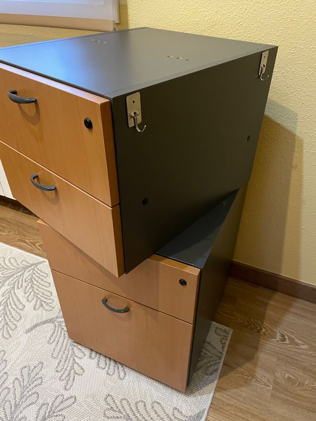 dos cajoneras archivador con ruedas