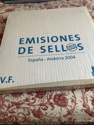 Libro sellos España y Andorra 2004 con sellos