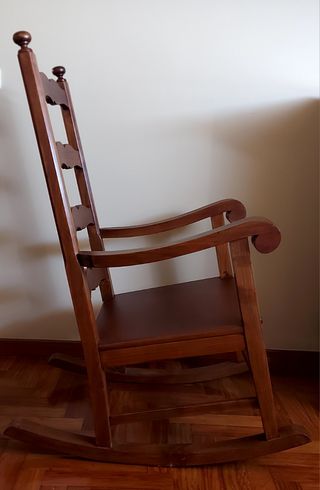 MECEDORA ANTIGUA.