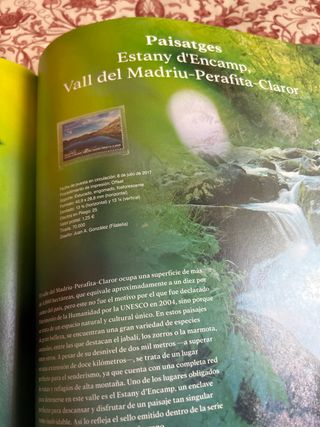 Libro sellos España y Andorra 2017 con sellos