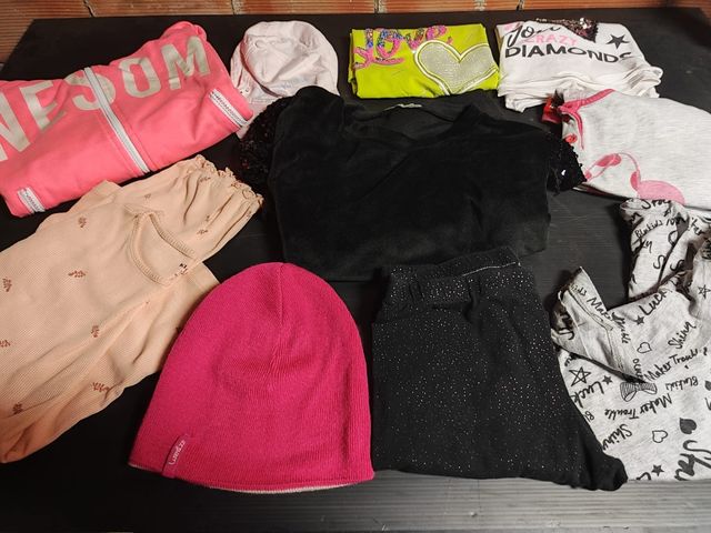 Lotto abbigliamento da bambina