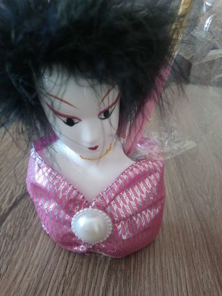 Figura de busto porta pinceles maquillaje