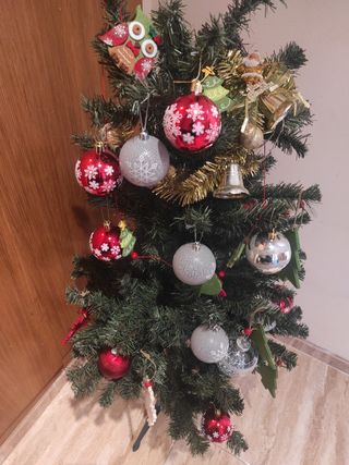 REBAJADO Arbol navideño con decoración de 120cms