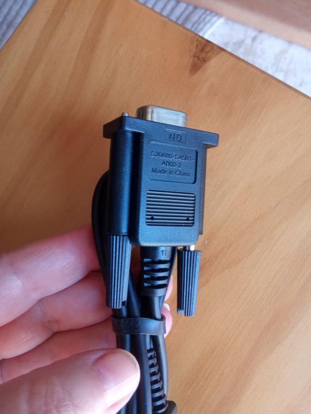 Cables y material eléctrico