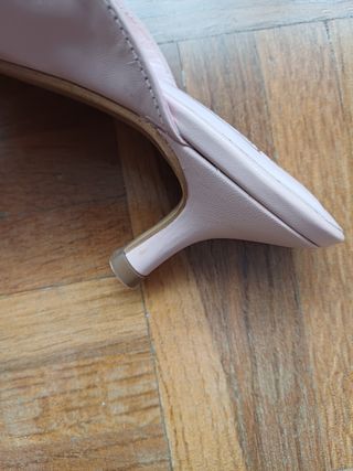 Zapatos abiertos por la parte de atras