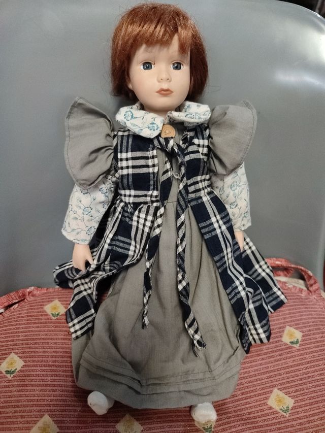 Muñeca antigua porcelana