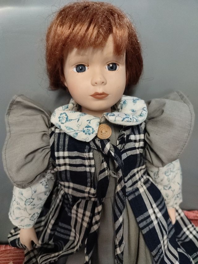 Muñeca antigua porcelana