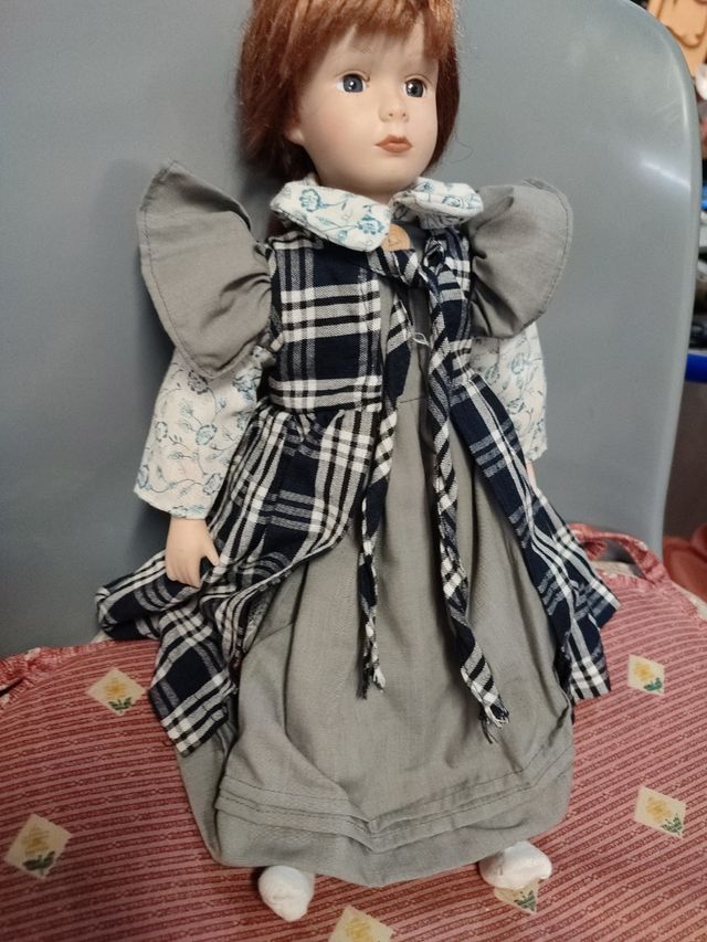 Muñeca antigua porcelana