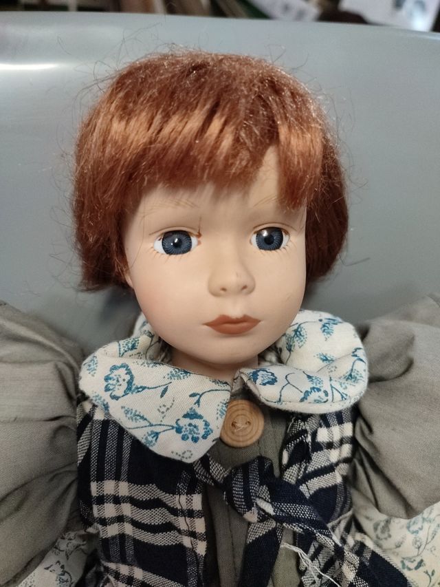 Muñeca antigua porcelana