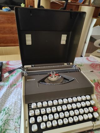 Maquina de escribir Mitoral 2000s