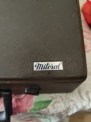 Maquina de escribir Mitoral 2000s
