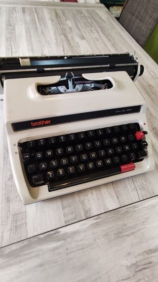 Máquina de escribir Brother Deluxe 1630