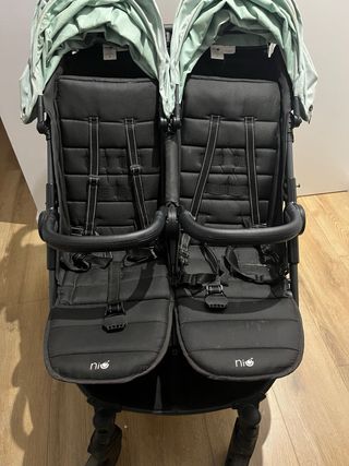 Carro gemelar Niu y capazos