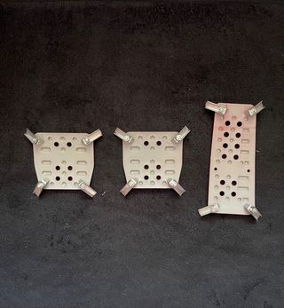 Cubre pedales deportivos en rojo