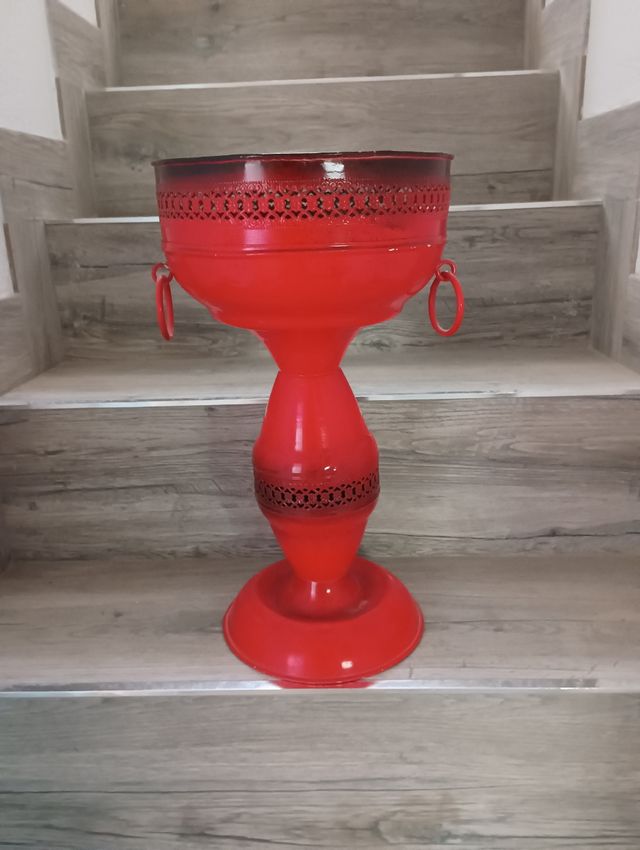 Macetero metálico policromado