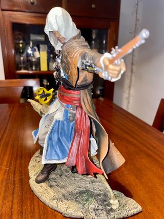 FIGURA ASSASSINS CRED IV BLACK FLAG