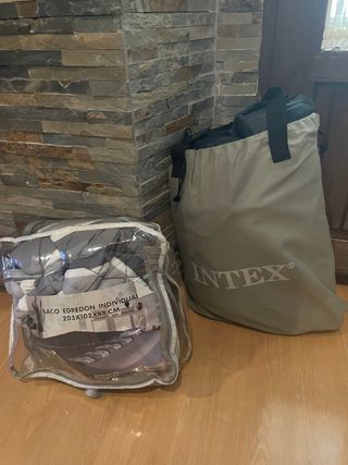Colchon inflable INTEX + sacó edredón individual.