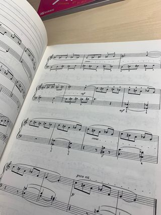 Libro de piano Mikrokosmos Bela Bartok