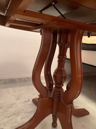 Mesa de madera redonda extensible