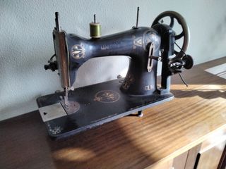Mesa máquina de coser restaurada
