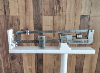 Báscula o peso de consulta médica vintage.