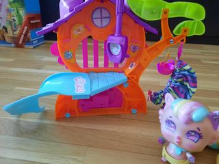 Bellie y la casa del árbol Beastles