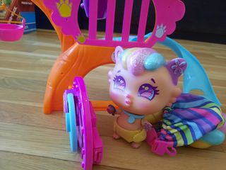 Bellie y la casa del árbol Beastles