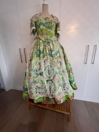 Traje fallera o alicantina