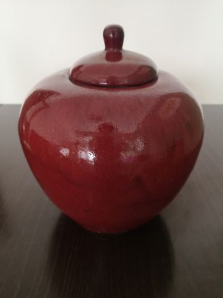 Jarrón o tibor rojo esmalte sangre de toro Becara