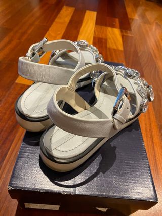 Sandalias piedras