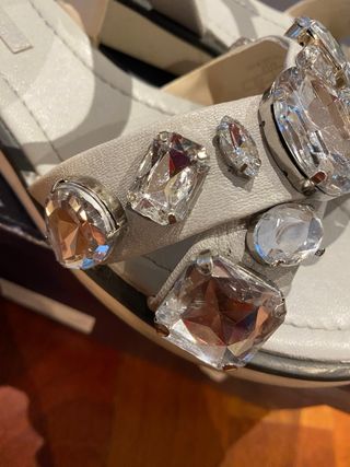 Sandalias piedras