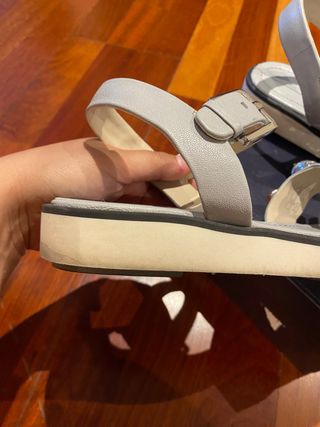 Sandalias piedras