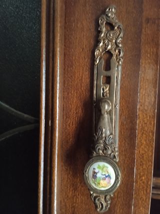 ARMARIO VINTAGE SALON EN BUENAS CONDICIONES