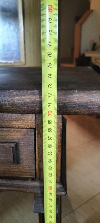 Antigua mesita Recibidor 