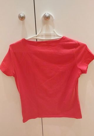 Camiseta roja Carolina Herrera