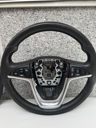 Volante Opel "Vauxhall" Insignia.