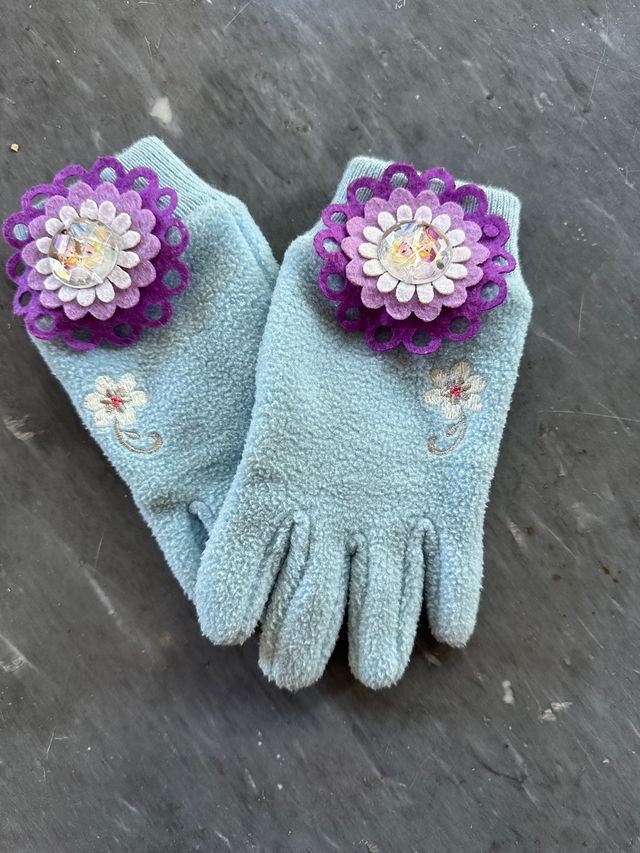 Gorro buganda y guantes de Frousen