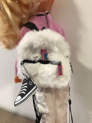 Muñeca Nancy un día con su patinete.