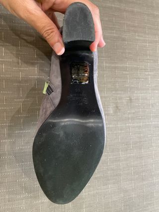 zapatos tacon ancho piel vuelta gris elegantes