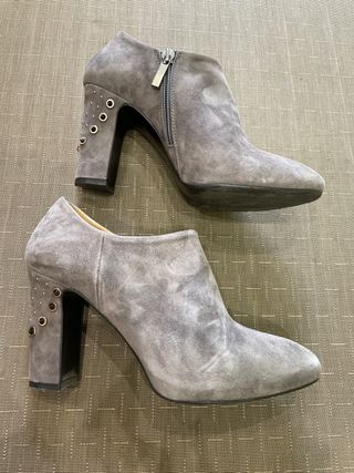 zapatos tacon ancho piel vuelta gris elegantes
