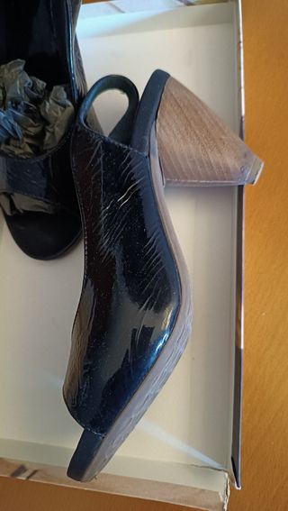 Sandalias charol tacón vestir 38